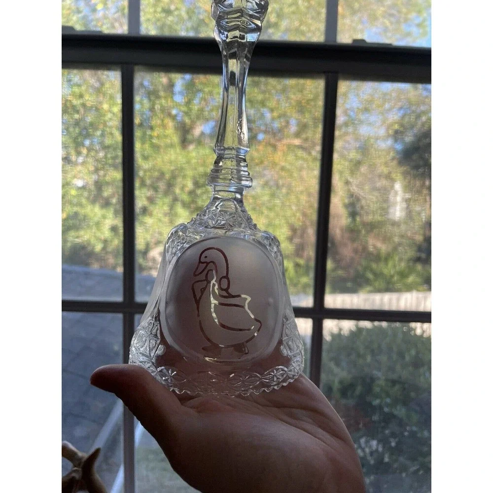 *VINTAGE Crystal Glass 8" Dinner Bell Goose Sawtooth Edge - Picture 3 of 7